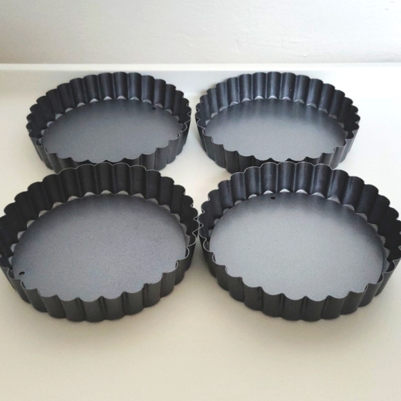 Other - 4 Tart pans with easy bottom release